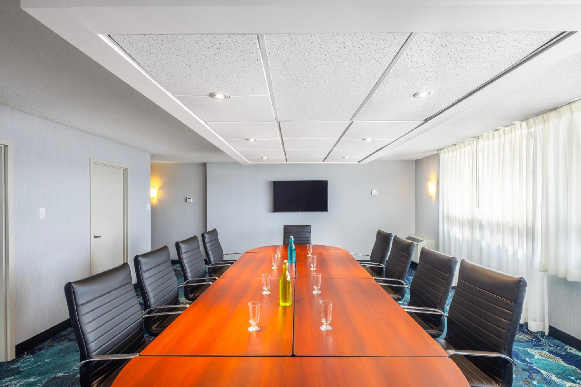 Holiday Inn Laval Montreal By Ihg Exterior foto