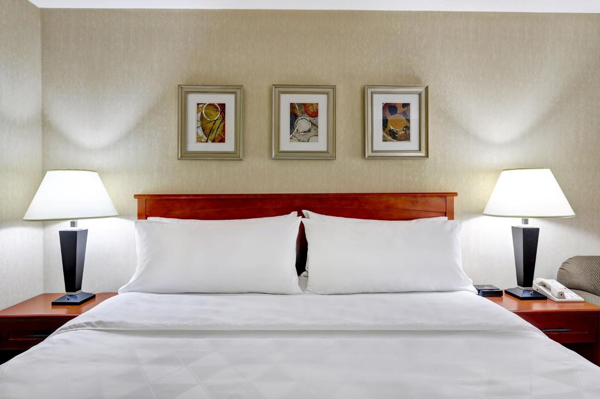 Holiday Inn Laval Montreal By Ihg Exterior foto